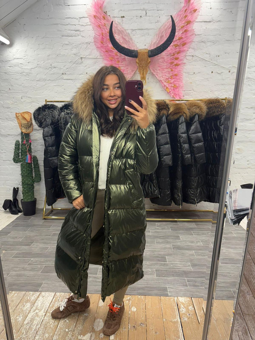 Doudoune de Luxe Laura Jane Paris ‘Mont-Blanc’ Longue Metalique Vert avec Capuche Naturel